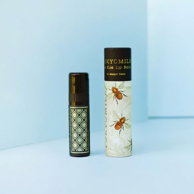 TM-Kiss-Bees